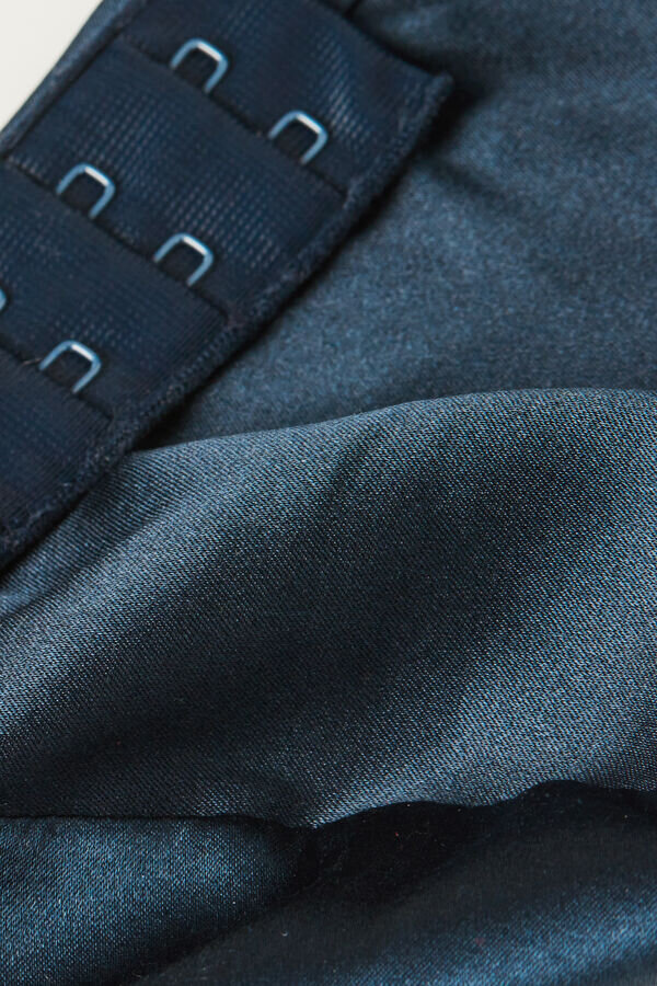 Emma Refined Everyday Bralette -kolmiorintaliivi silkistä Emma Refined Everyday Bralette -kolmiorintaliivi silkistä