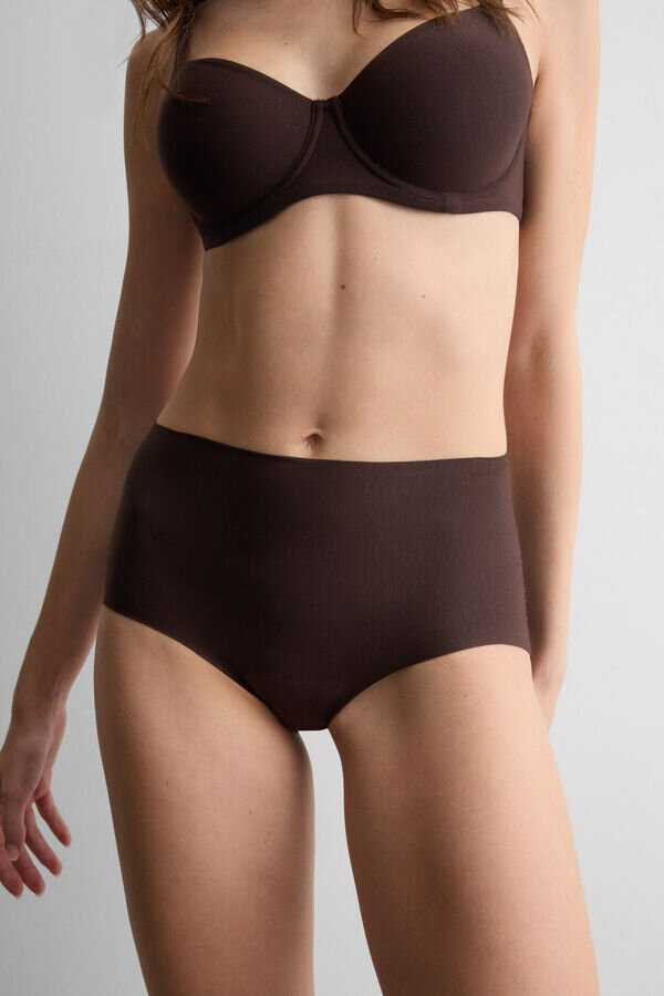 Erittäin mukavat korkeavyötäröiset hipsterit Erittäin mukavat korkeavyötäröiset hipsterit