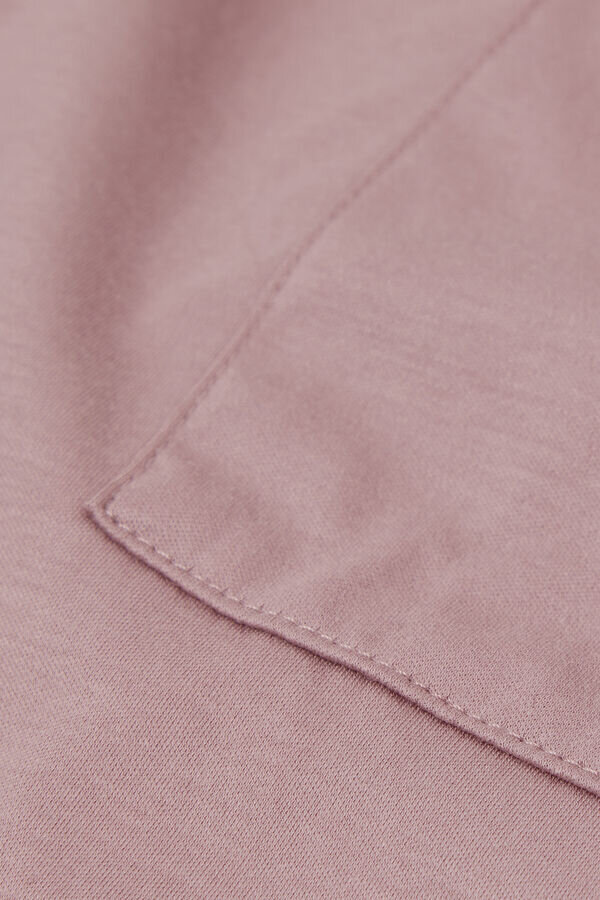 Korkealaatuinen puuvillainen lyhythihainen paita Korkealaatuinen puuvillainen lyhythihainen paita