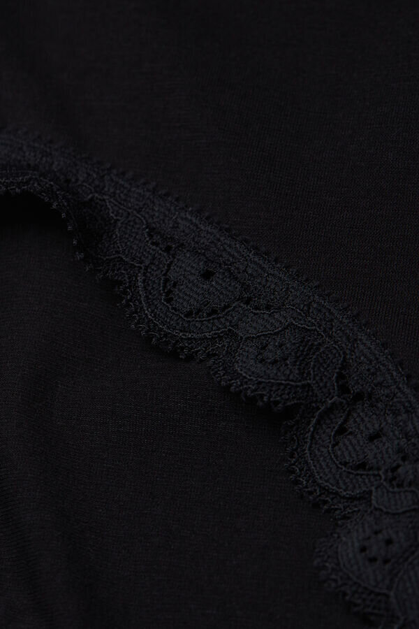 Korkeavyötäröiset puuvilla- ja pitsihipsterit Korkeavyötäröiset puuvilla- ja pitsihipsterit