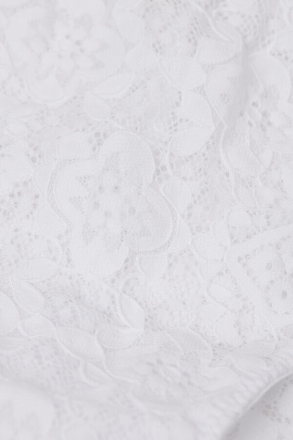 Matalan vyötärön pitsihousut Matalan vyötärön pitsihousut