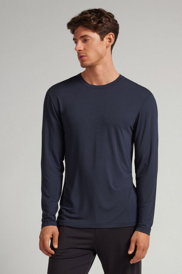 Pehmeä silkkinen pitkähihainen pusero Pehmeä silkkinen pitkähihainen pusero