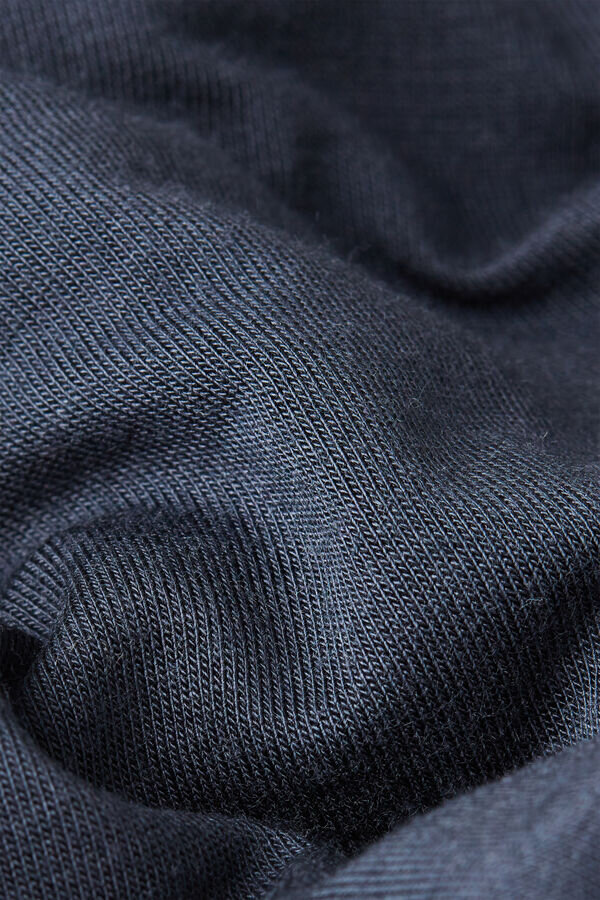 Pehmeä silkkinen pitkähihainen pusero Pehmeä silkkinen pitkähihainen pusero