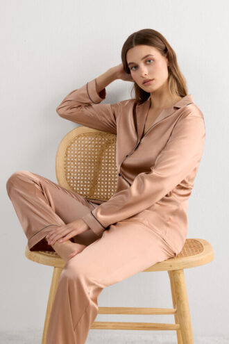 Pitkät silkkihousut