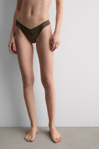 Pitsi ja mikrokuitu 80-luvun tyyliset Brazilian