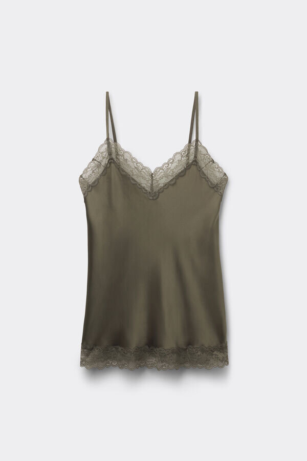 Pitsi- ja silkkipaita Pitsi- ja silkkipaita