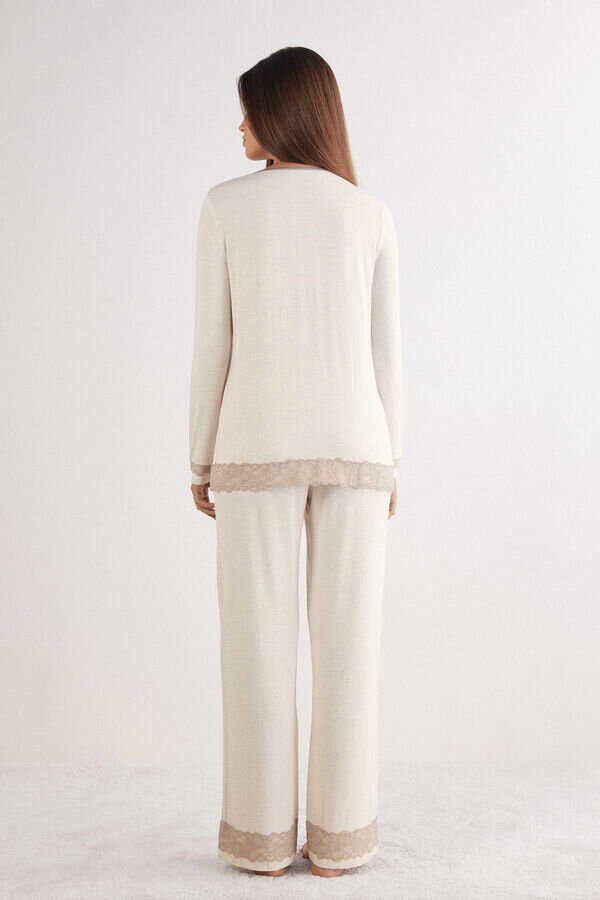 Pitsiä koristeltu, napittainen, täyspitkä modal-pyjama Pitsiä koristeltu, napittainen, täyspitkä modal-pyjama