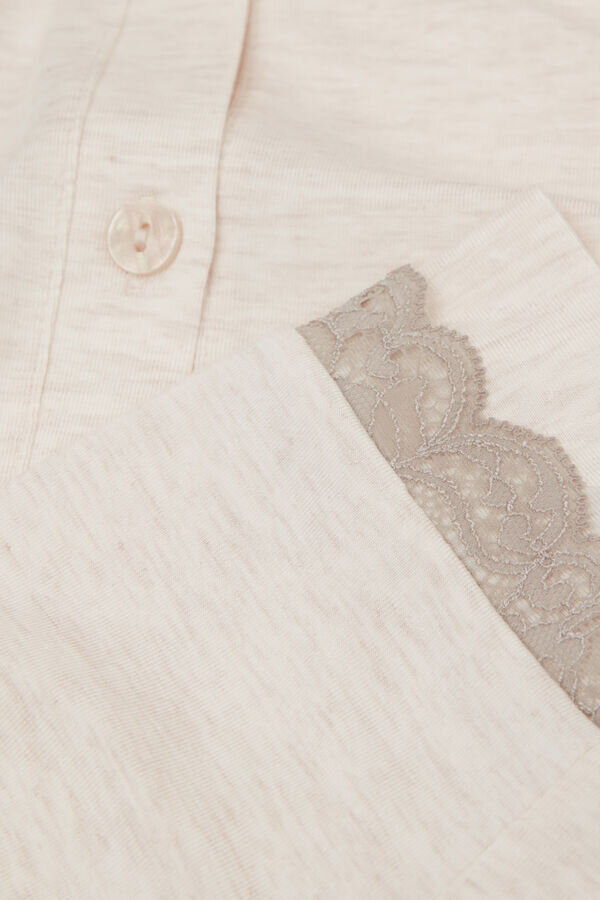 Pitsiä koristeltu, napittainen, täyspitkä modal-pyjama Pitsiä koristeltu, napittainen, täyspitkä modal-pyjama