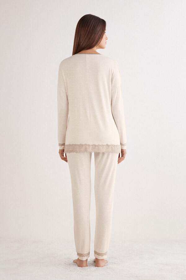 Pitsiä koristeltu täyspitkä pyjama modaalista Pitsiä koristeltu täyspitkä pyjama modaalista