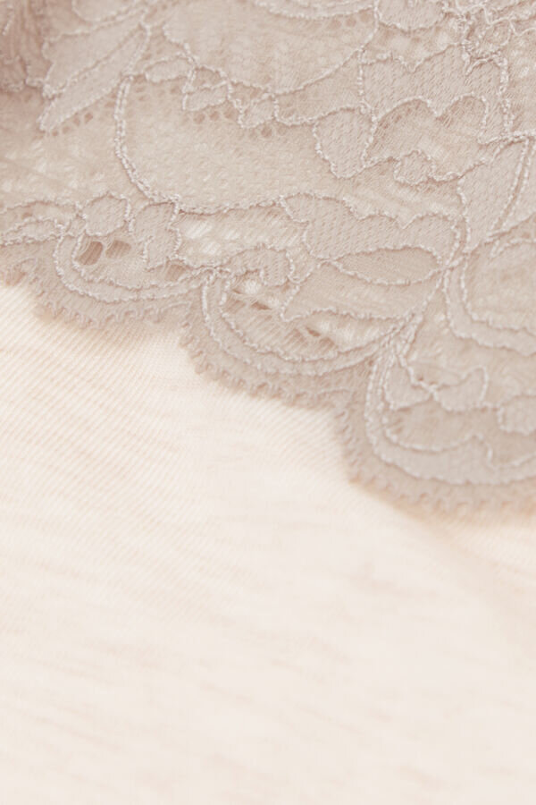 Pitsiä koristeltu täyspitkä pyjama modaalista Pitsiä koristeltu täyspitkä pyjama modaalista