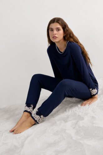 Pretty Flowers -modaalinen toppi