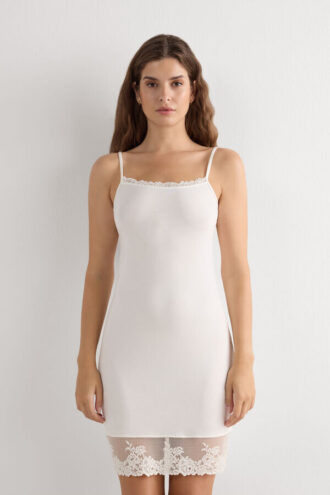 Pretty Flowers -modal-aluspaita