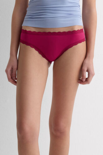 Puuvilla- ja pitsialushousut