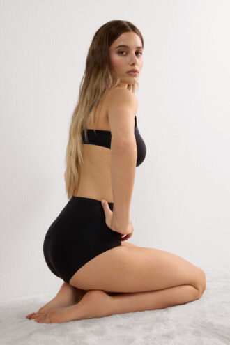 Raakaleikatut mikrokuitupikkuhousut