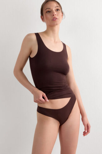 Raakareunainen pyöreäkauluksinen puuvillainen tankkitoppi