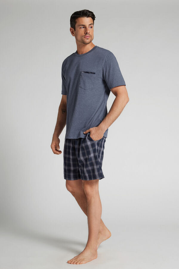 Ruudullinen denim-kangas ja puuvillaiset lyhyet pyjamat Ruudullinen denim-kangas ja puuvillaiset lyhyet pyjamat