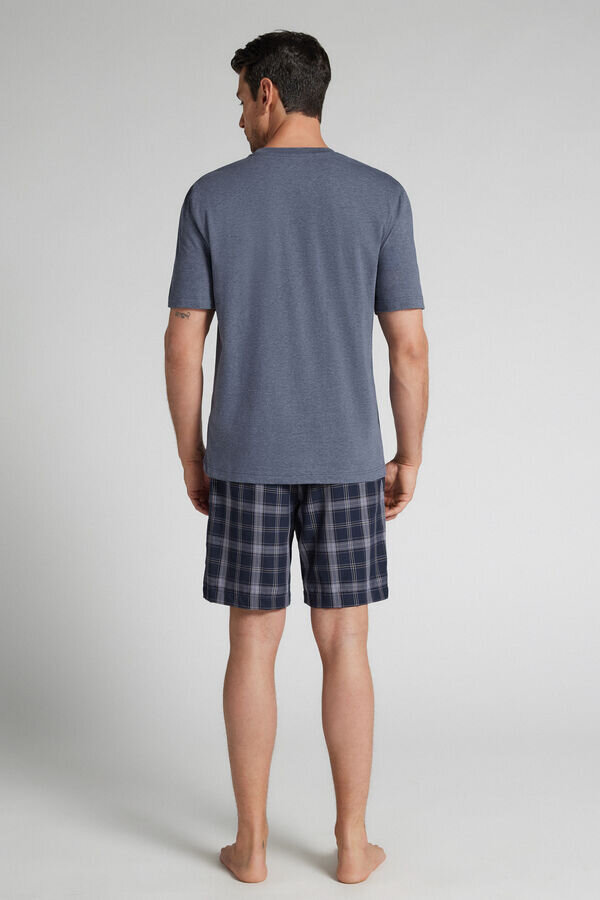 Ruudullinen denim-kangas ja puuvillaiset lyhyet pyjamat Ruudullinen denim-kangas ja puuvillaiset lyhyet pyjamat