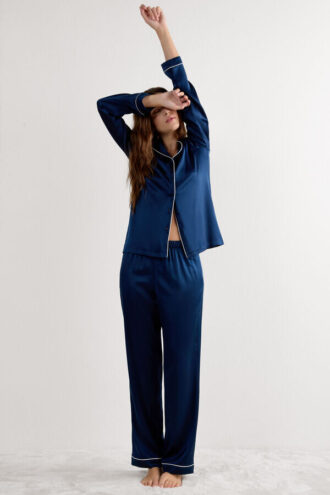 Täyspitkät silkkihousut