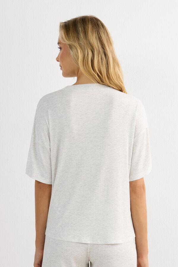 Tyylikäs ja mukava lyhythihainen modaalipaita Tyylikäs ja mukava lyhythihainen modaalipaita