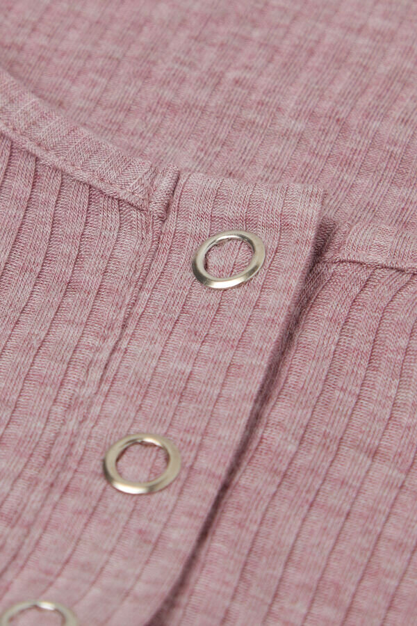 Tyylikäs ja mukava modaalipaita Tyylikäs ja mukava modaalipaita