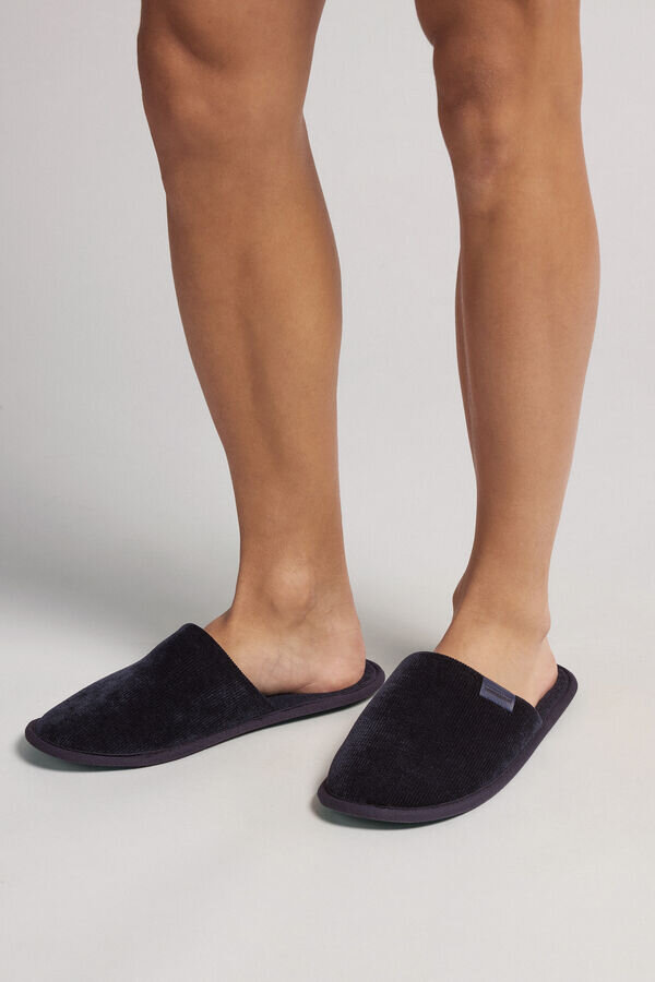 Yksiväriset tossut Yksiväriset tossut